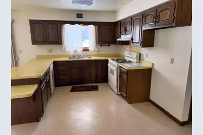 521 N Auburn Avenue, Marshfield, WI 54449 - Photo 4