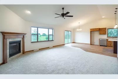 5589 Forest Creek Road, Stevens Point, WI 54482 - Photo 8