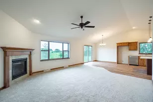 5589 Forest Creek Rd, Stevens Point, WI 54482 - Photo 8