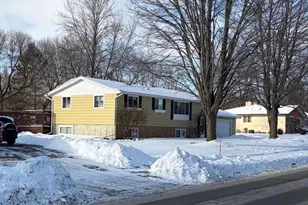 1112 E McMillan St, Marshfield, WI 54449 - Photo 2