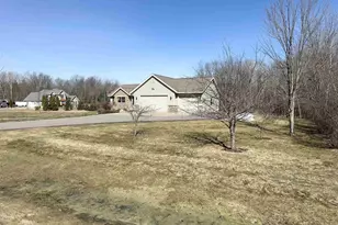 105428 Woodridge Dr, Marshfield, WI 54449 - Photo 4
