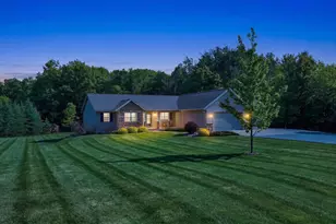 105428 Woodridge Dr, Marshfield, WI 54449 - Photo 2