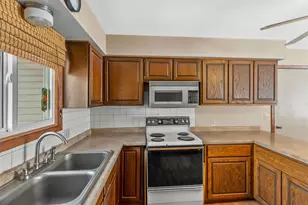 610 S Biron Dr, Wisconsin Rapids, WI 54494 - Photo 8