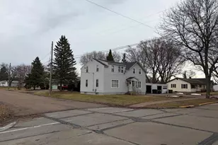 1509 S Palmetto Ave, Marshfield, WI 54449 - Photo 2