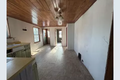 202 E Garfield Avenue, Marion, WI 54950 - Photo 8