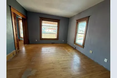 202 E Garfield Avenue, Marion, WI 54950 - Photo 4