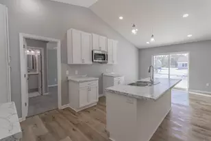 860 Torrey Pnes Wy, Plover, WI 54467 - Photo 8