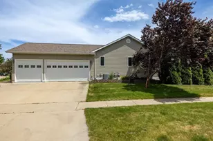 209 Morningside Dr, , WI 53531 - Photo 2