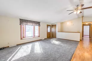 119300 Hawk Ct, Stratford, WI 54484 - Photo 6