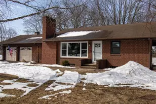 412 S Cypress Ave, Marshfield, WI 54449 - Photo 2