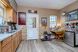 1009 S 8th Ave, Wausau, WI 54401 - Photo 6