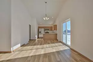 930 Morning Star Ln, Plover, WI 54467 - Photo 8