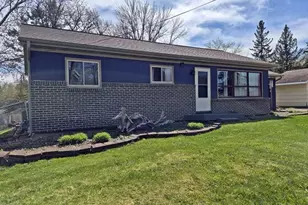 820 Western St, Marshfield, WI 54449 - Photo 2