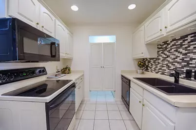 3625 N 6th Street #Unit 302, Wausau, WI 54403 - Photo 4