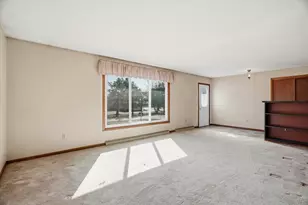 1906 S Cedar Ave, Marshfield, WI 54449 - Photo 10