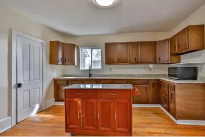 300 E 9th Street, Marshfield, WI 54449 - Photo 10