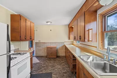 1020 Griffith Avenue, Wisconsin Rapids, WI 54494 - Photo 6