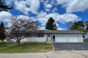912 Duchac St, Antigo, WI 54409 - Photo 2