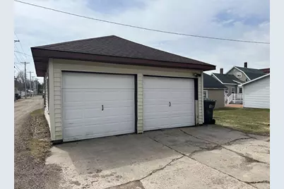 304 E 10th Street, Marshfield, WI 54449 - Photo 2