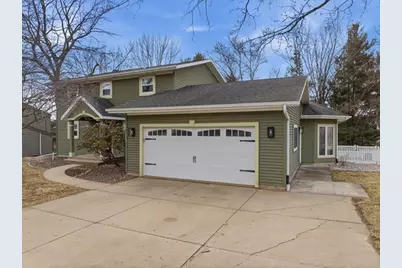1012 W Chapel Street, Marshfield, WI 54449 - Photo 2