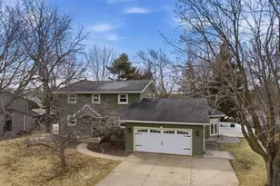 1012 W Chapel St, Marshfield, WI 54449 - Photo 4