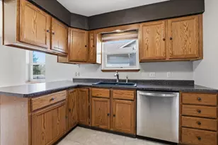 3600-3602 Yvonne Dr, Stevens Point, WI 54481 - Photo 10