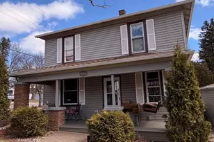 827 N 2nd Ave, Wausau, WI 54401 - Photo 2