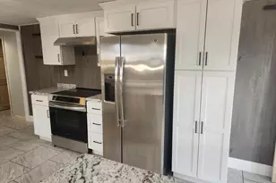 225 W 28th St, Marshfield, WI 54449 - Photo 4