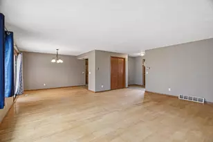 411 N Auburn Ave, Marshfield, WI 54449 - Photo 10