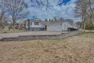 401 Lisbeth Rd, Wausau, WI 54401 - Photo 2