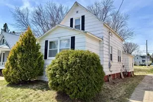 804 S Peach Ave, Marshfield, WI 54449 - Photo 2