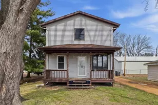 409 W Depot St, Marshfield, WI 54449 - Photo 2