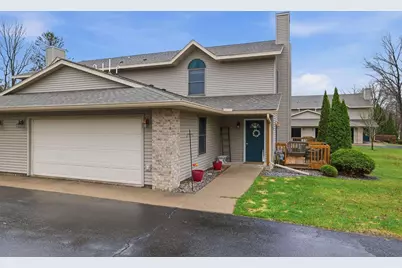 300 White Oak Avenue, Plover, WI 54467 - Photo 2
