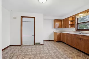 331 2nd St, Rosholt, WI 54473 - Photo 6
