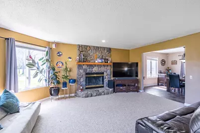 406 S Larch Avenue, Marshfield, WI 54449 - Photo 6