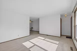5721 Wintergreen Dr, Wisconsin Rapids, WI 54494 - Photo 4