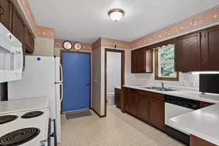 5721 Wintergreen Dr, Wisconsin Rapids, WI 54494 - Photo 8