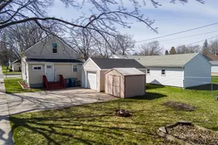 1002 9th Ave, Wausau, WI 54401 - Photo 10