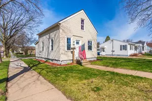 1002 9th Ave, Wausau, WI 54401 - Photo 2