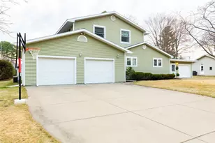 2910 5th St S, Wisconsin Rapids, WI 54494 - Photo 2