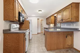 215 Willow St, Stevens Point, WI 54481 - Photo 10