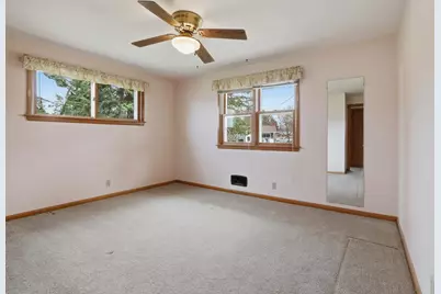 215 Willow Street, Stevens Point, WI 54481 - Photo 34