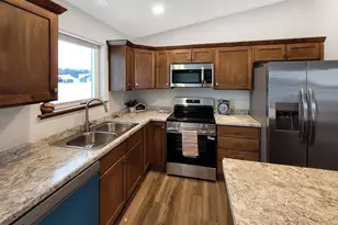 2203 S Cottonwood Ave, Marshfield, WI 54449 - Photo 8
