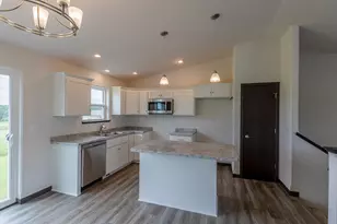 630 Still Waters Ln, Plover, WI 54467 - Photo 8