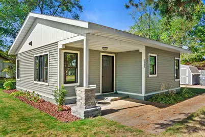 2581 Washington Avenue, Plover, WI 54467 - Photo 2