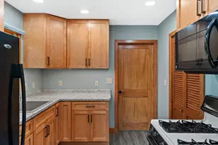 2581 Washington Ave, Plover, WI 54467 - Photo 12