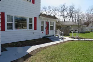 1605 E 7th St, Merrill, WI 54452 - Photo 2