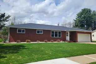 1608 S Palmetto Ave, Marshfield, WI 54449 - Photo 2