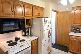 426 Wildwood Ct, Marshfield, WI 54449 - Photo 8