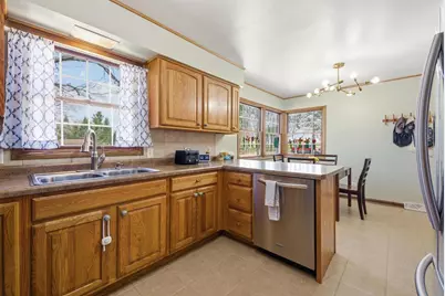 810 W Laird Street, Marshfield, WI 54449 - Photo 6